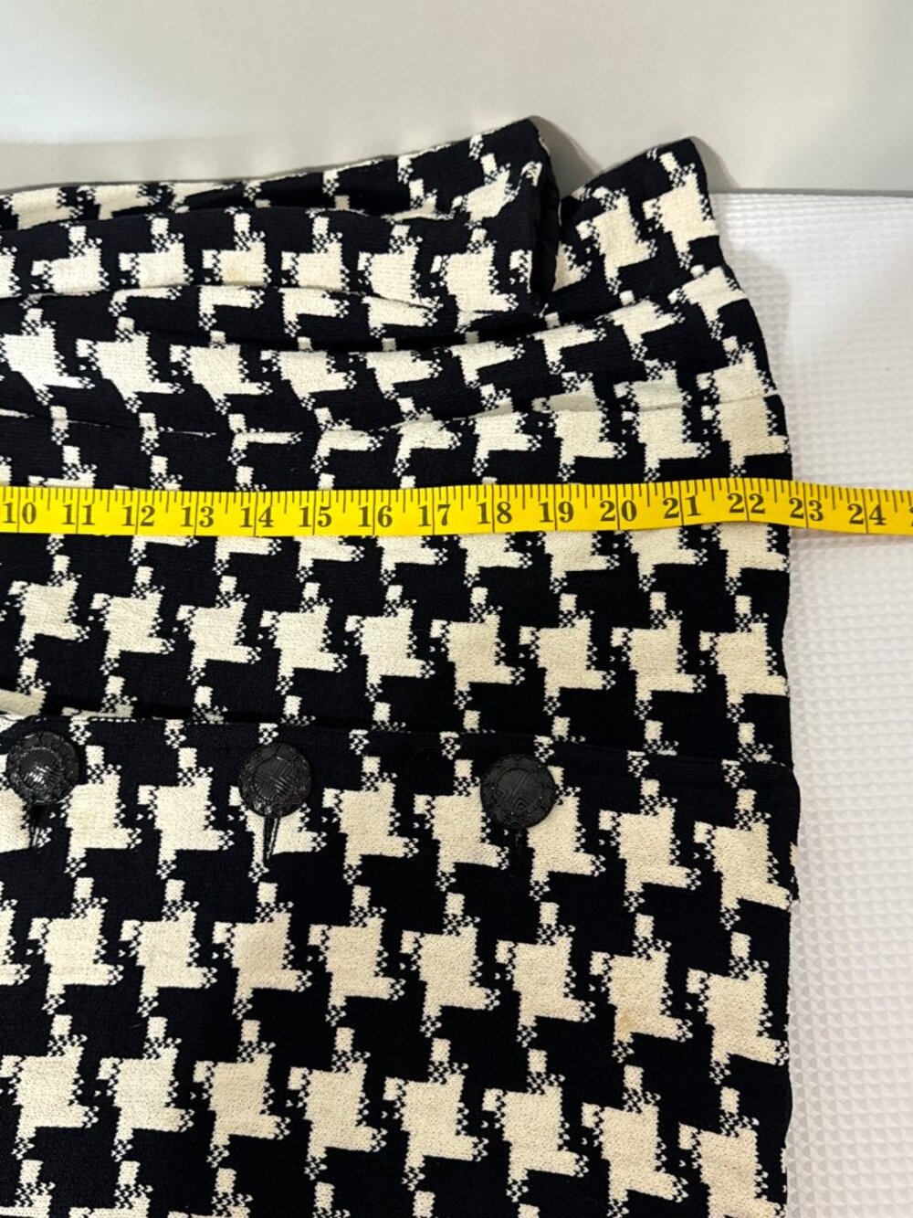 ST. JOHN COLLECTION Vintage Houndstooth Blazer - Picture 9 of 12